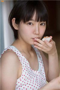 蓝天笑容和煦