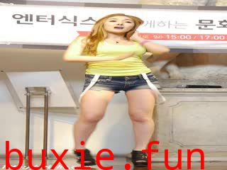 极品大屁股包臀牛仔热裤舞蹈 03